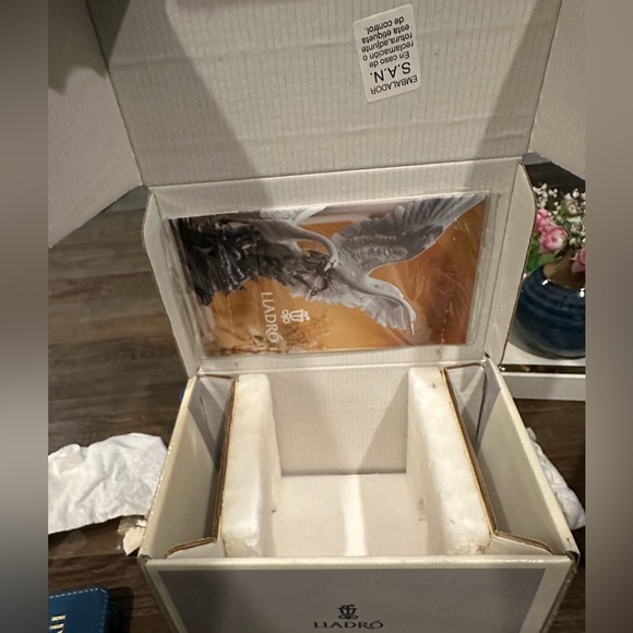 LLADRO’ Angel Laying Down Figurine #04541 - Picture 4 of 9